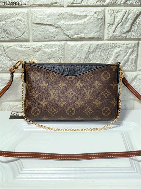 louis vuitton purse small crossbody|best crossbody louis vuitton.